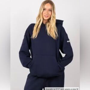 Comfrt Unisex Travel Essential Hoodie in Navy